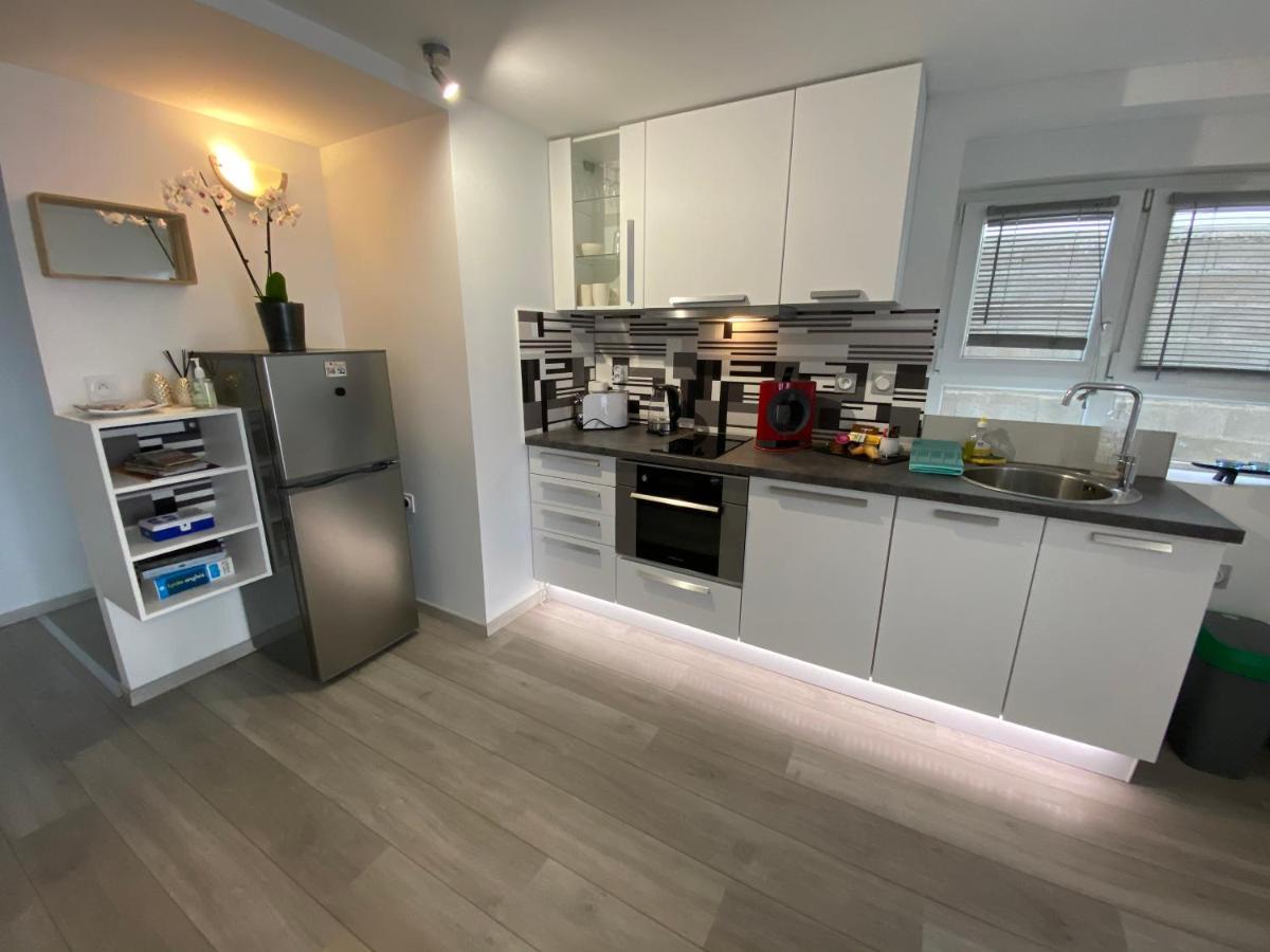 Toul Appartement Entier Avec Parking Prive Au Calme Cosy A Etage Avec Balcon Екстер'єр фото