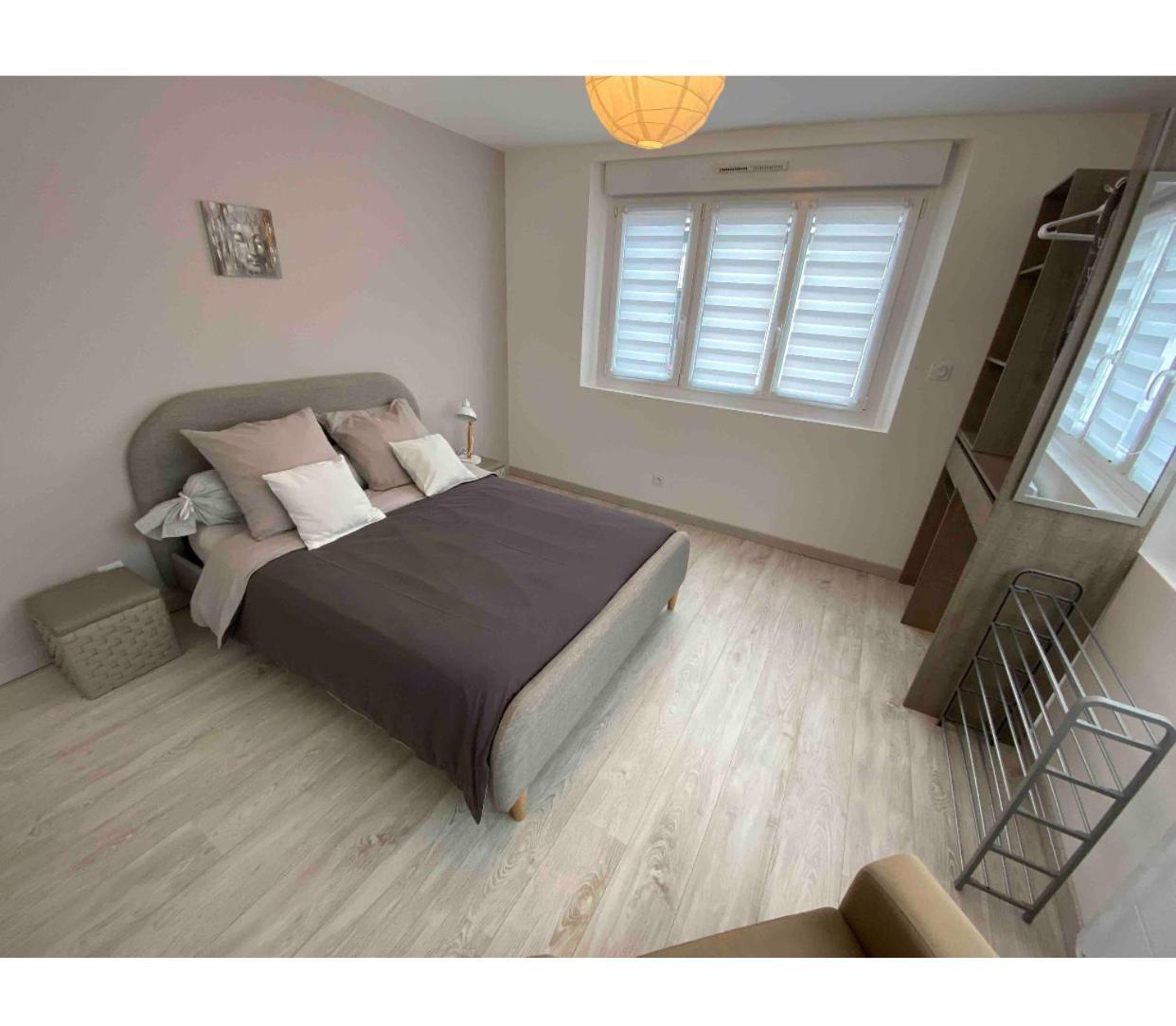 Toul Appartement Entier Avec Parking Prive Au Calme Cosy A Etage Avec Balcon Екстер'єр фото