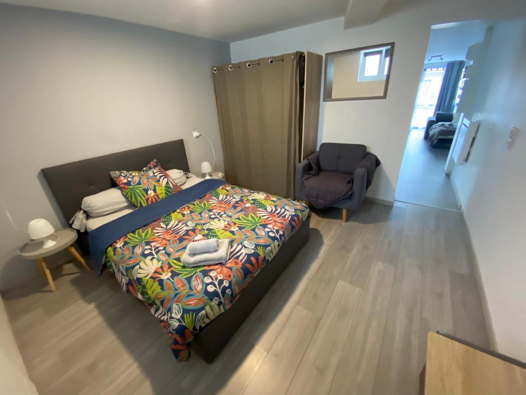 Toul Appartement Entier Avec Parking Prive Au Calme Cosy A Etage Avec Balcon Екстер'єр фото