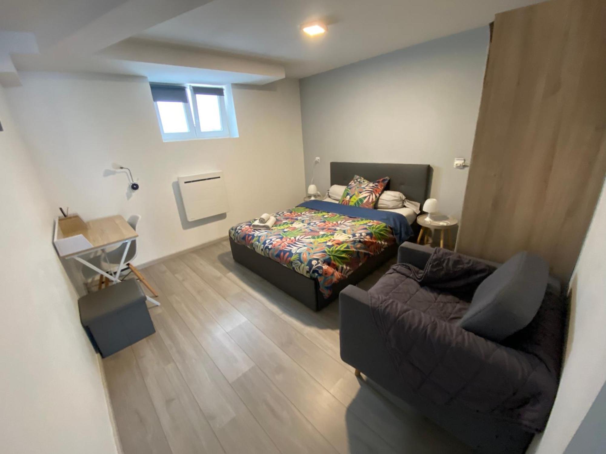 Toul Appartement Entier Avec Parking Prive Au Calme Cosy A Etage Avec Balcon Екстер'єр фото