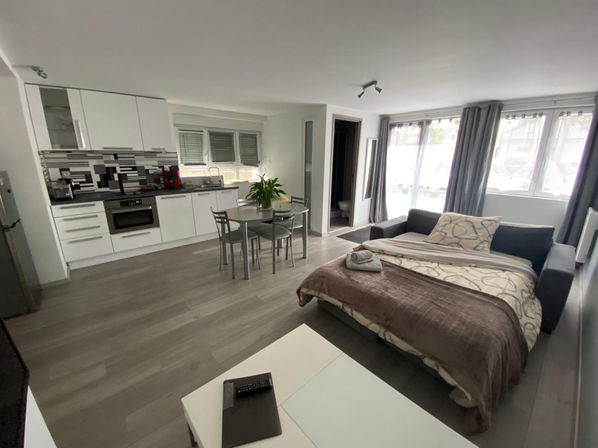 Toul Appartement Entier Avec Parking Prive Au Calme Cosy A Etage Avec Balcon Екстер'єр фото